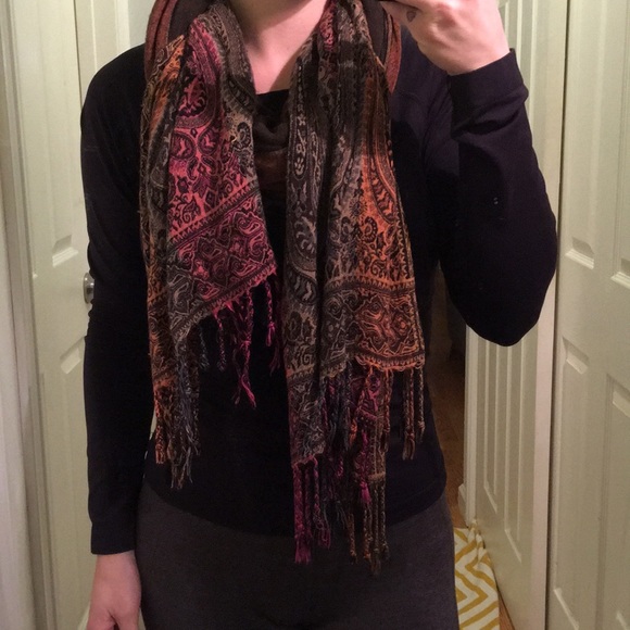 Large Reversible Scarf - Picture 5 of 5